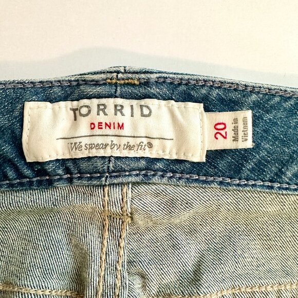 Torrid We Swear By The Fit Boyfriend Distressed Denim Jeans Women's Size 20 Boho - Picture 3 of 12